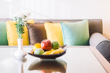 Güzel lüks yastıklar Divan