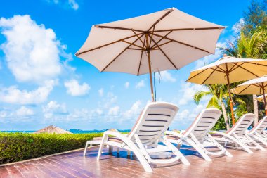 Güzel lüks şemsiye ve sandalye