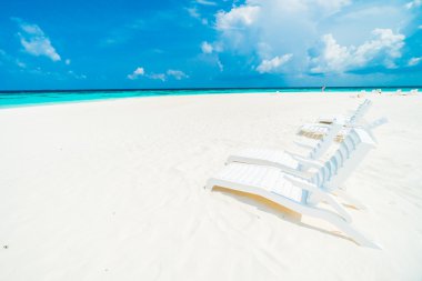 tropikal plaj ve deniz otel resort çevresinde