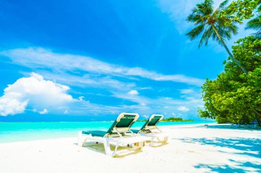 Tropikal plaj ve deniz Maldivler Island