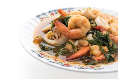 Baharatlı deniz ürünleri fesleğen