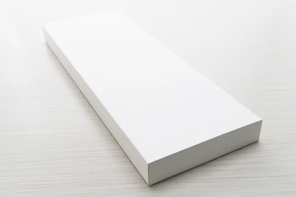 Valkoinen laatikko mock up — kuvapankkivalokuva