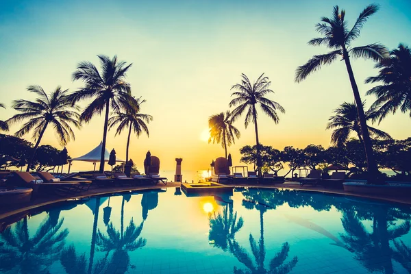 güzel bir Yüzme Havuzu