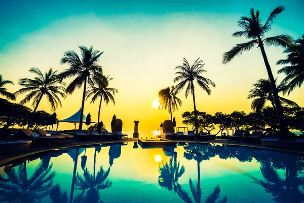 Beautiful Swimming pool — Stock Photo, Image