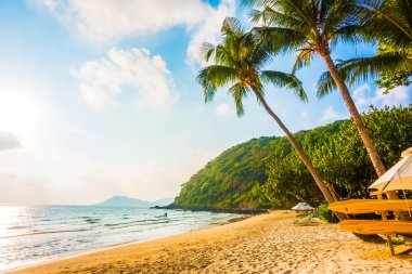 Güzel tropikal plaj ve deniz