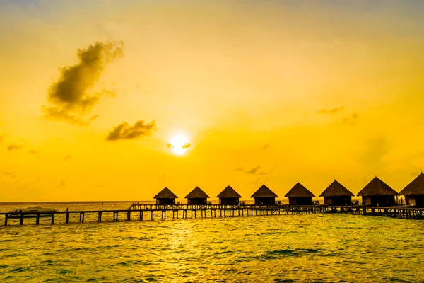Ηλιοβασίλεμα πάνω από τις Μαλδίβες νησί — Φωτογραφία Αρχείου