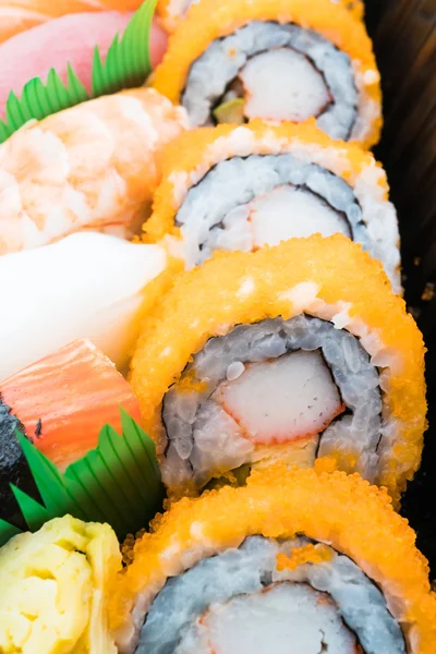 Fruits de mer sushi japonais style alimentaire — Photo