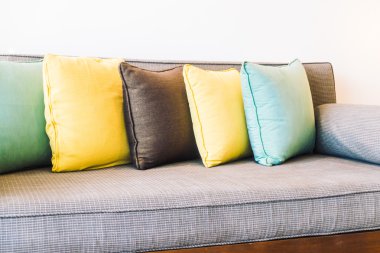 Güzel lüks yastıklar Divan