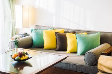 Güzel lüks yastıklar Divan