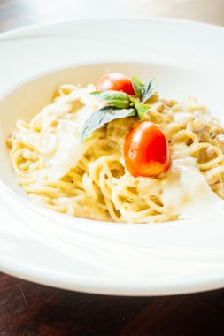 Leziz spagetti carbonara