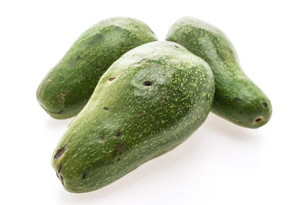 Grüne frische Avocado — Stockfoto