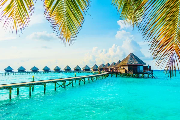 Beautiful tropical Maldives island — Stock Photo, Image