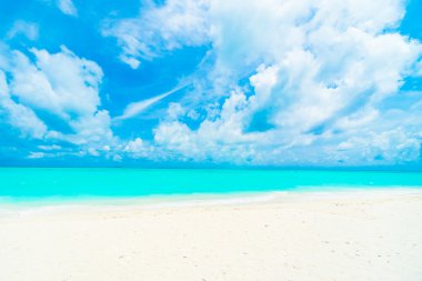 Güzel bir plaj ve deniz Maldivler Island
