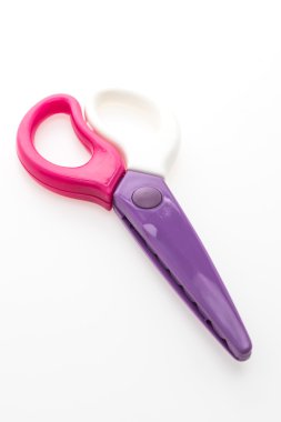 Renkli plastik makas