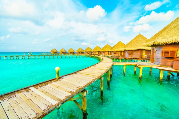Vacker tropisk Maldiverna ö — Stockfoto