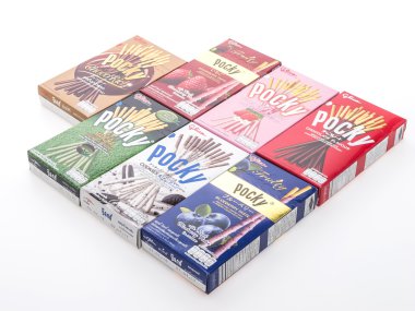 Bisküvi pocky marka kutusuyla sopa