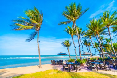 şemsiye ve sandalye