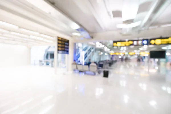 抽象的なぼかしの空港ターミナル内部 — ストック写真
