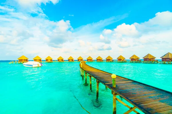 Bella isola tropicale delle Maldive — Foto Stock