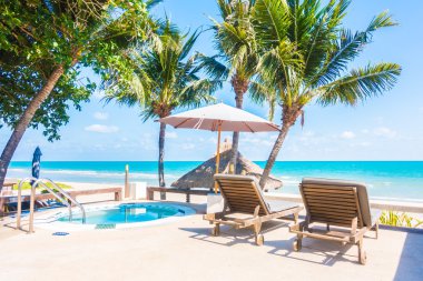 Güzel şemsiye ve sandalye