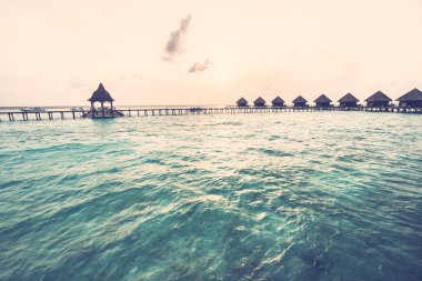 Günbatımı Maldivler Island üzerinde