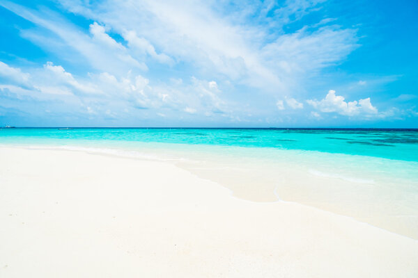 Зонтик и стул
