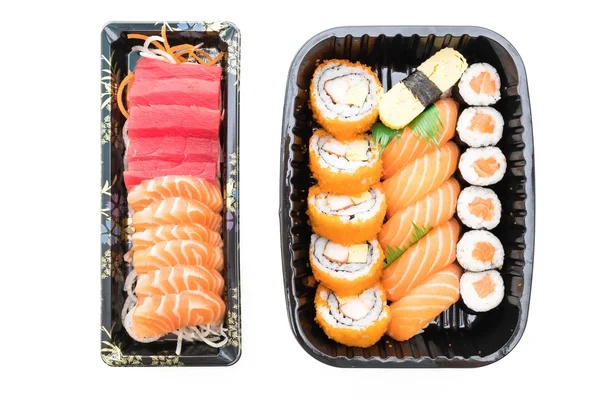 Boîte de sushi avec rouleau frais — Photo