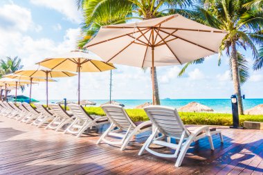 şemsiye ve sandalye