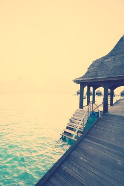 Günbatımı Maldivler Island üzerinde