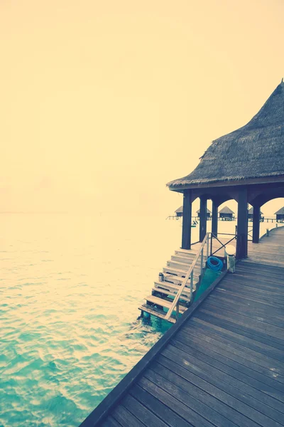 Günbatımı Maldivler Island üzerinde