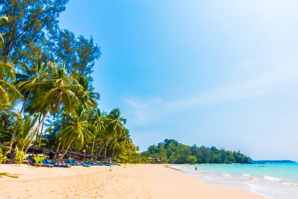 Beautiful tropical beach and sea Royalty Free Stock Images