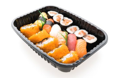 Kutusunda suşi rulo