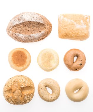 ekmek beyaz arkaplanda