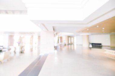 Otel lobisinde bulanıklık