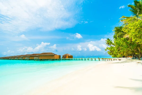 Belle île tropicale des Maldives — Photo