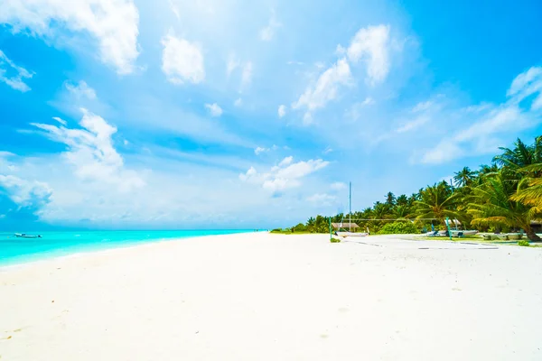 Beautiful tropical beach — Stock Photo, Image