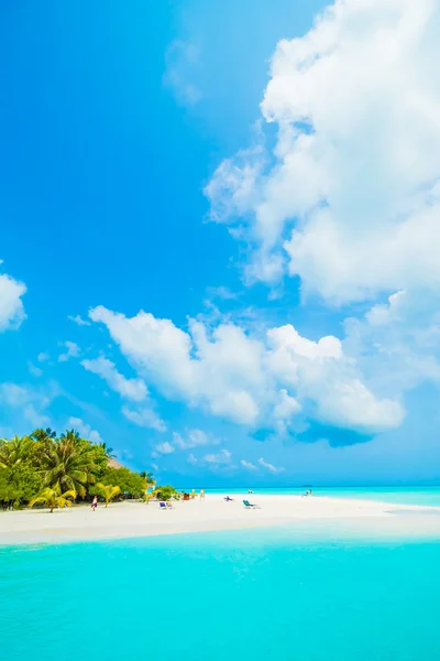 Beautiful tropical beach — Stock Photo, Image