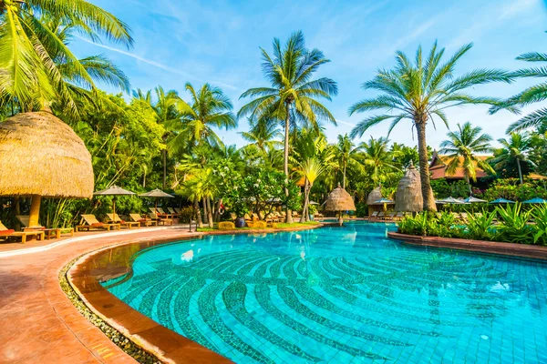 güzel bir Yüzme Havuzu