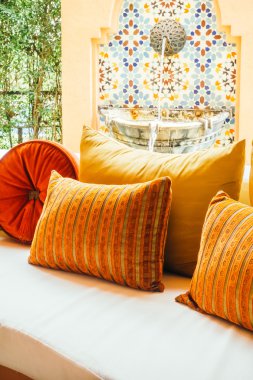 Güzel lüks yastık Divan