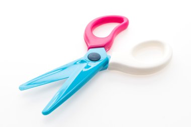 plastik renkli makas