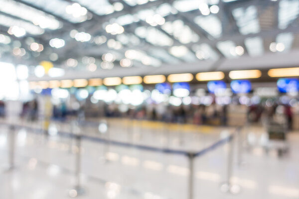 Абстрактное размытие интерьера аэропорта

