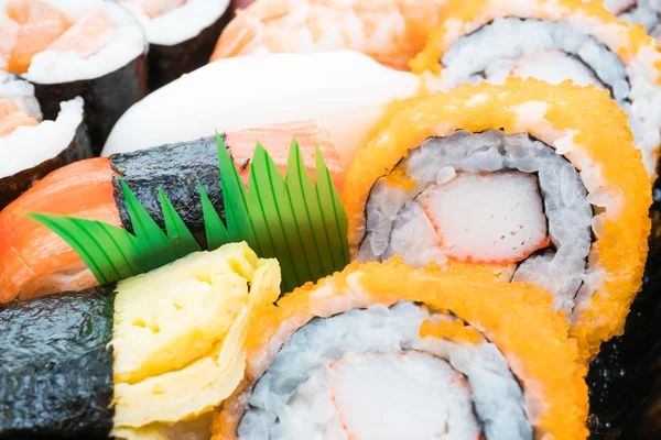 Sushi de mariscos estilo comida japonesa — Foto de Stock