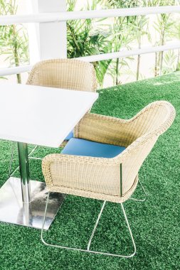 Boş sandalye ve masa Restaurant'ta