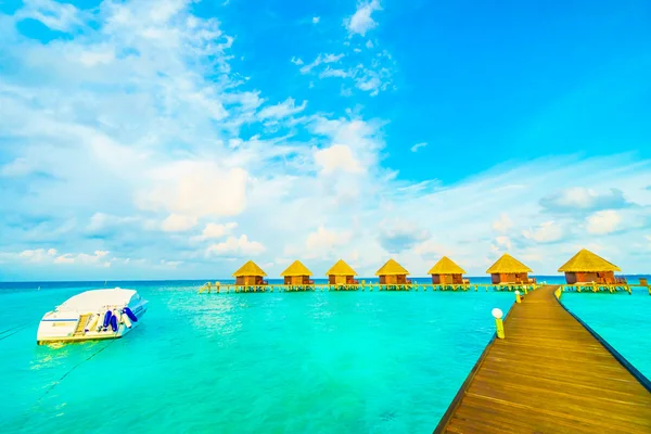 Bella isola tropicale delle Maldive — Foto Stock