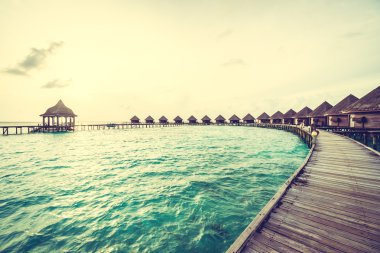 Günbatımı Maldivler Island üzerinde