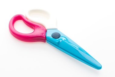 plastik renkli makas