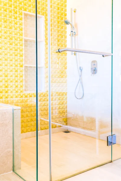 Красивые украшения роскошная ванная комната отеля — стоковое фото