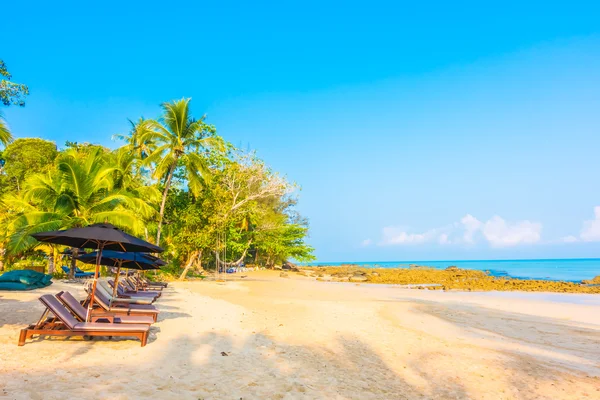 Bella spiaggia tropicale — Foto Stock