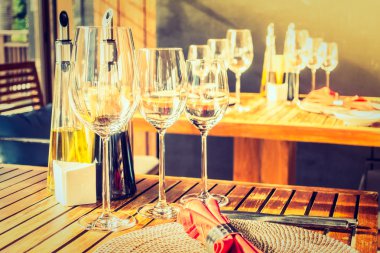 Restoranda masa ayarları