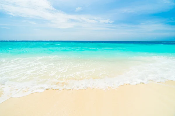 Beautiful tropical Maldives resort hotel — Stock Photo, Image